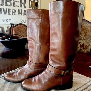 etienne aigner boots!